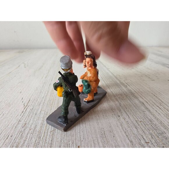 Lemax Egyptian lion soldier trick or treat Halloween kids village people accesso - Picture 3 of 9